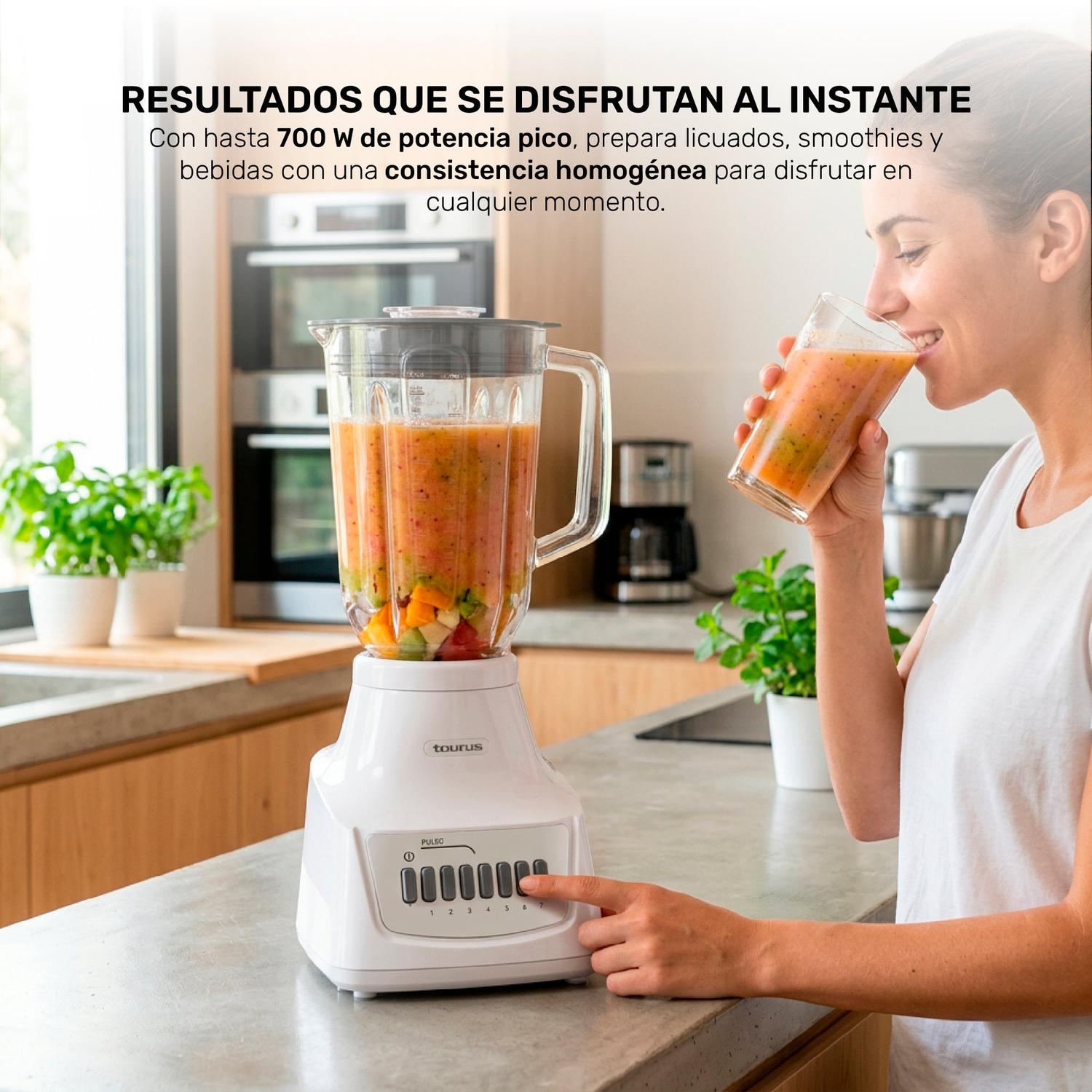 Licuadora Taurus Magnifique 7 Velocidades Vaso de Vidrio 1.5 L Blanca — imagen 3