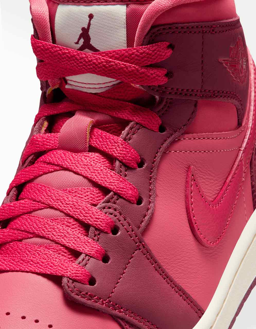 Tenis Jordan Air Jordan 1 Mid SE Rojo - Mujer — imagen 4
