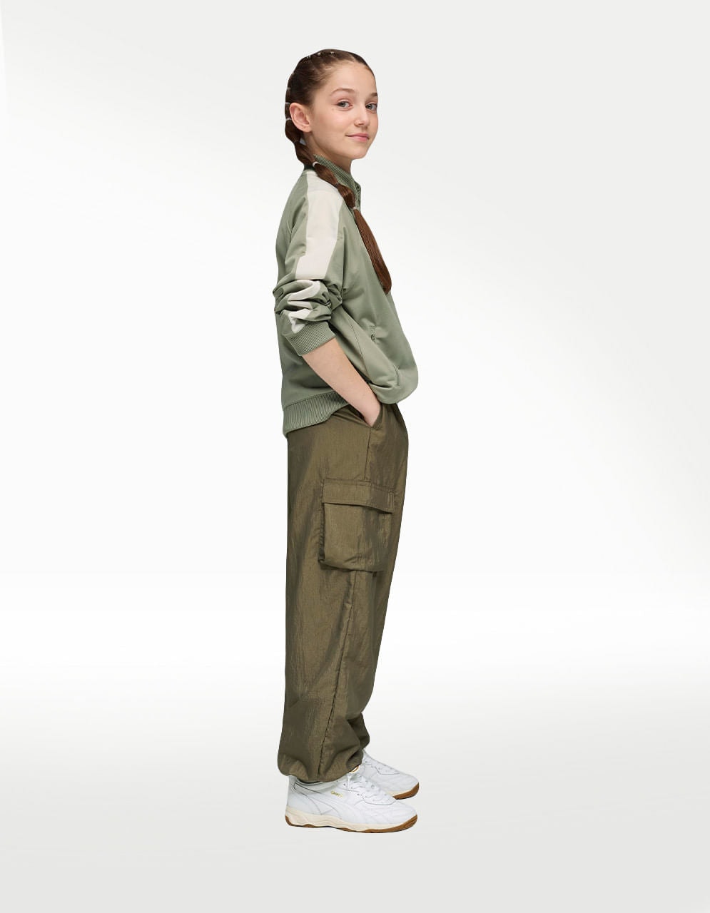 Pantalón Puma Bowtique Woven Verde - Niño — imagen 4