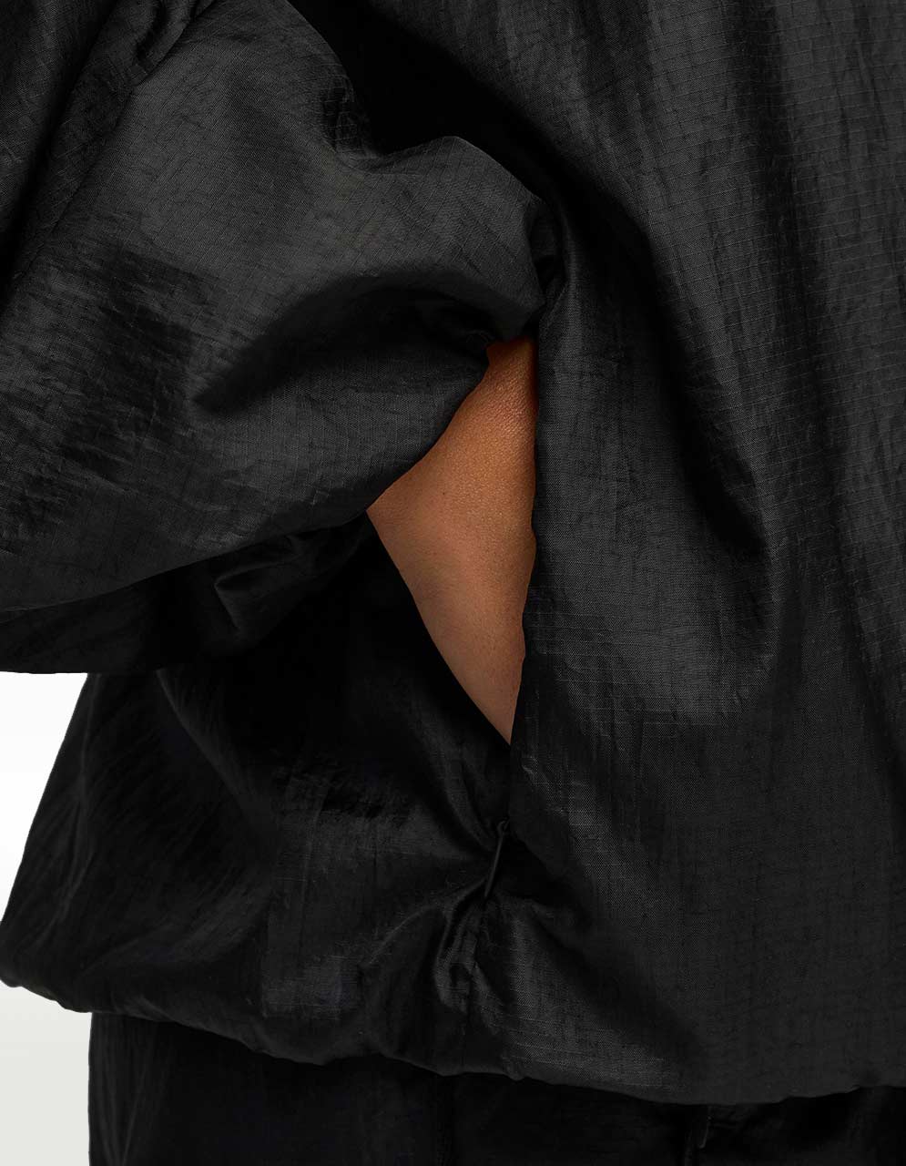 Chamarra Puma X Rosé T7 Oversized Track Negro - Mujer — imagen 5