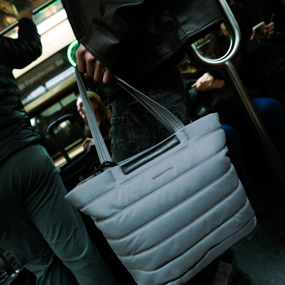 Bolsa Tote Bag Sora Laptop 13" Cool Capital Gris — imagen 13