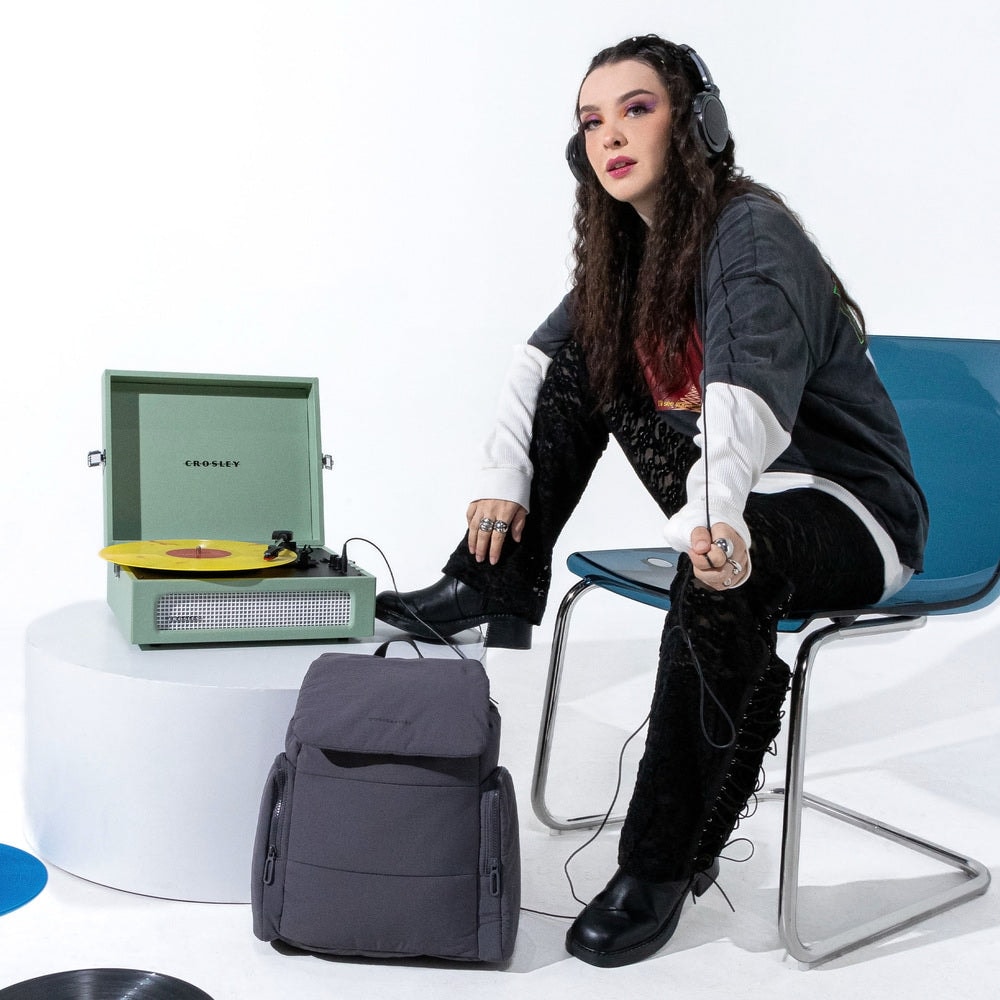 Mochila Onna Laptop 15" Cool Capital Gris — imagen 14