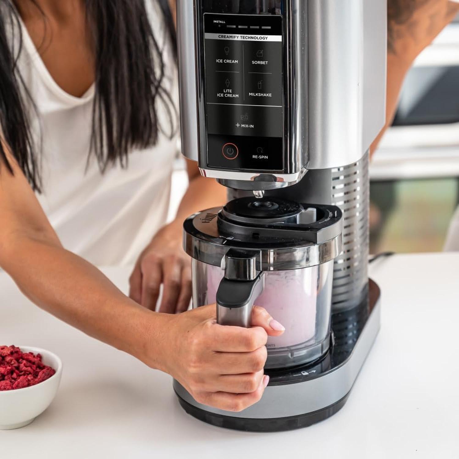Máquina para Hacer Helado Ninja CREAMi NC300 7 Programas 454 g Negro — imagen 4